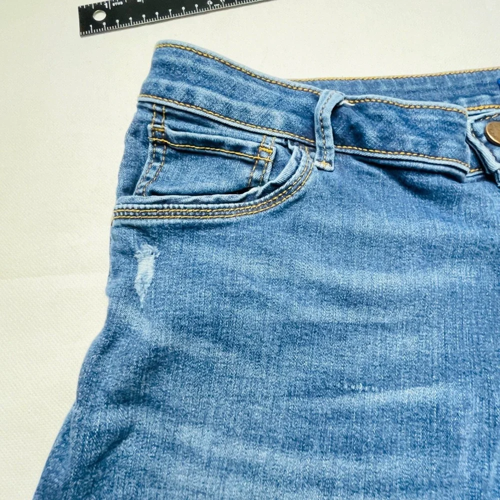 Apt 9 Bermuda Shorts Womens 18 Light Wash Stretch Denim Cuffed Plus Size 18